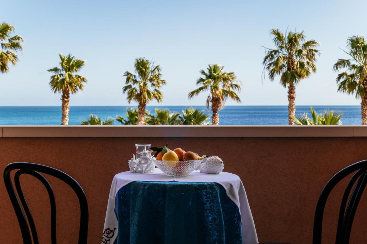 Palm Beach Club Hotel Casteldaccia Exterior photo